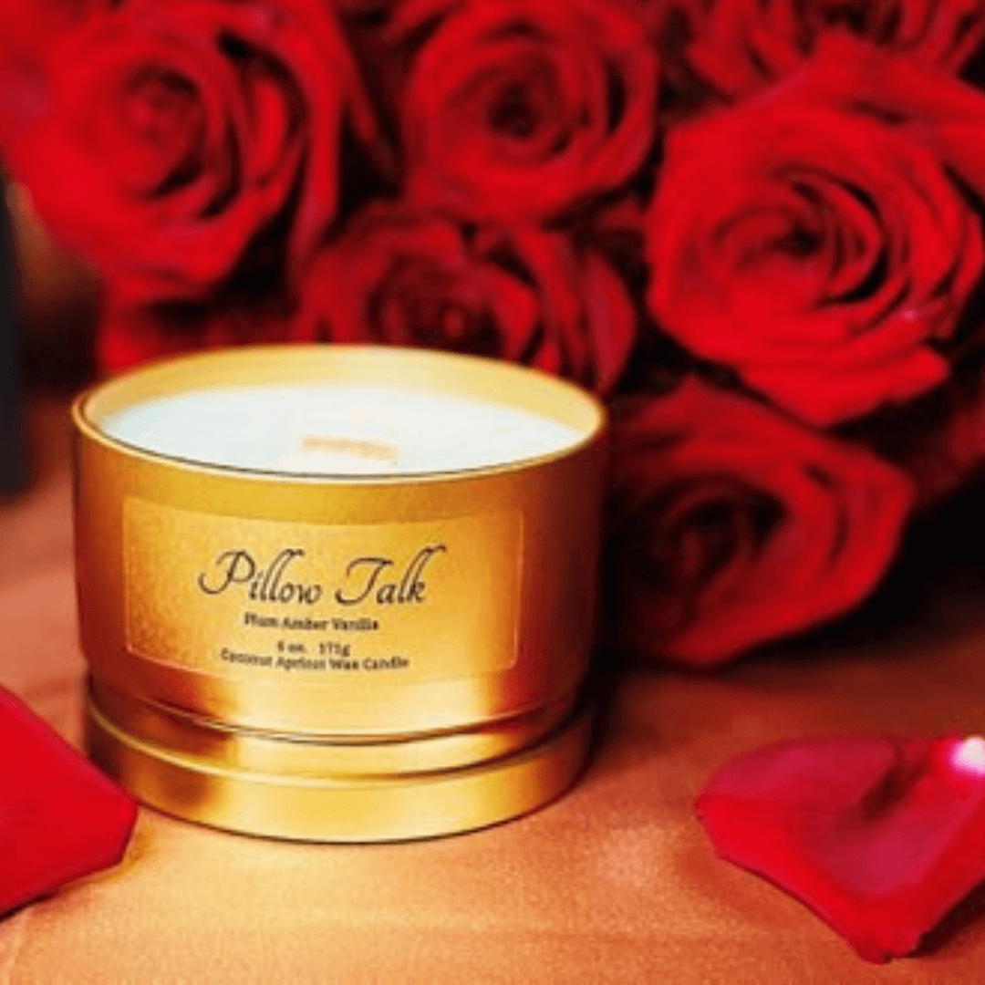 Plum and amber scented candle handpoured with organic and cruelty-free ingredients.
